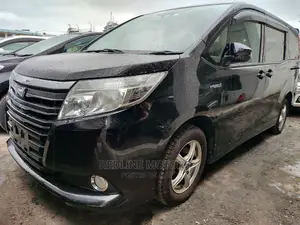 Toyota Noah 1.8 FWD Hybrid (7 Seater) 2016 Black