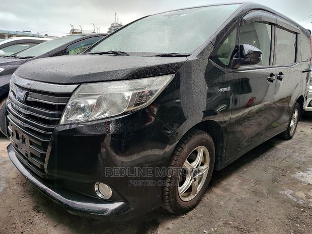 Toyota Noah 1.8 FWD Hybrid (7 Seater) 2016 Black