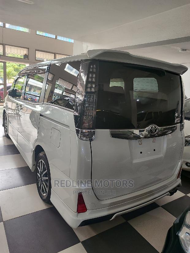 Toyota Noah 2016 Pearl - thumbnail 6