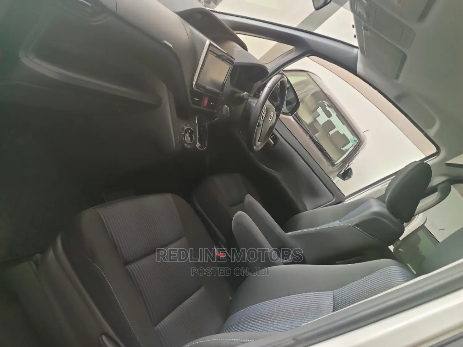 Toyota Noah 2016 Pearl
