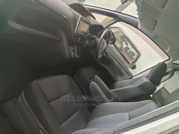 Toyota Noah 2016 Pearl - thumbnail 3