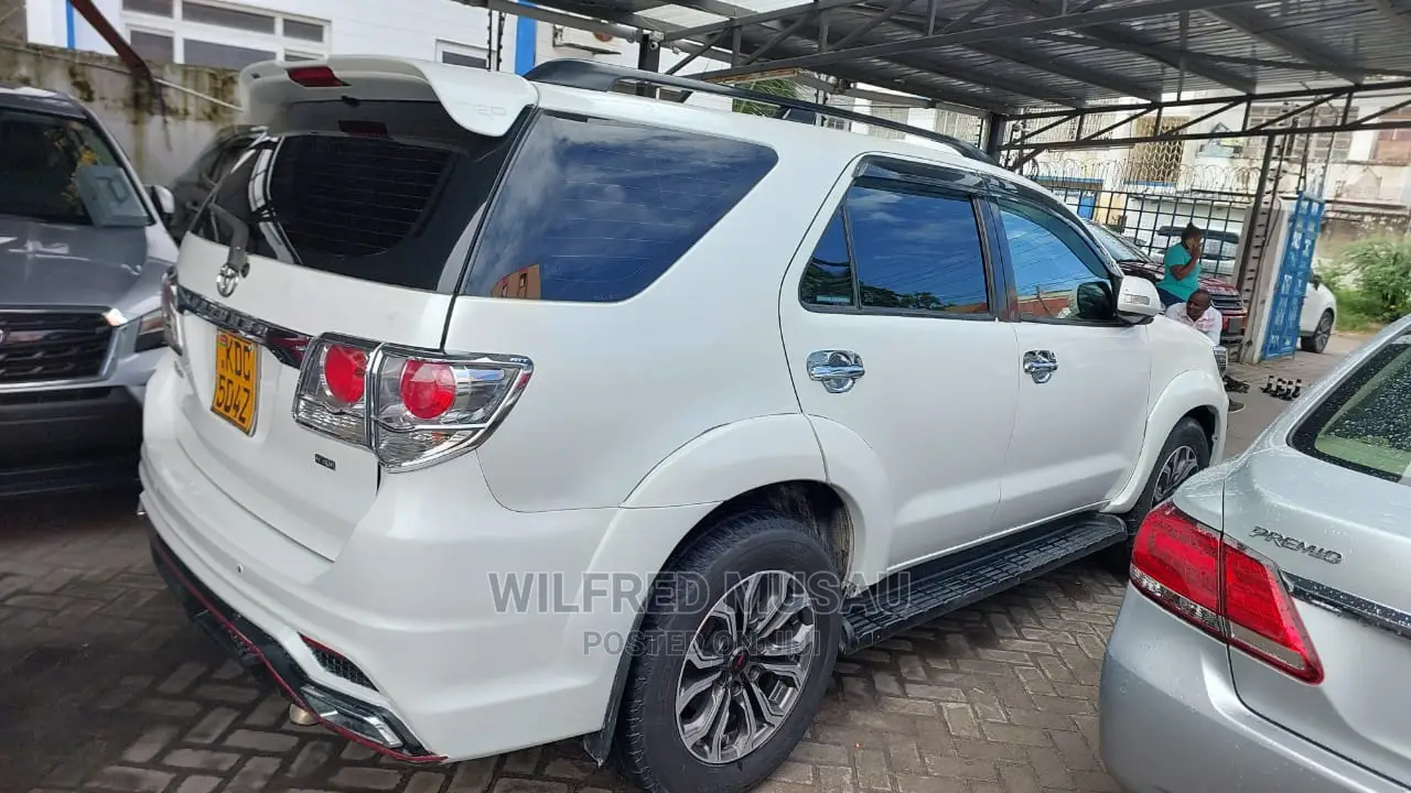 Toyota Fortuner 2015 White