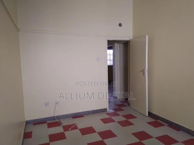 4bdrm Bungalow in Komarock for Sale - thumbnail 4