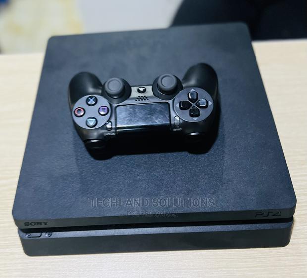 Chipped PS 4 Slim( Free Games)