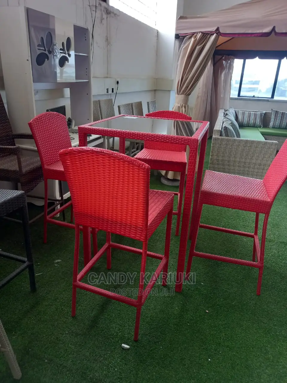 Restaurant High Dining Set With 4 Chairs and One Table
