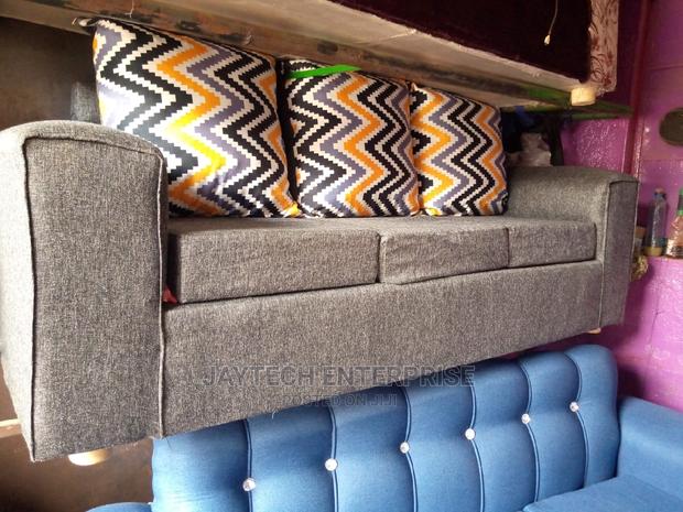New 3 Seaters Sofa - thumbnail 3