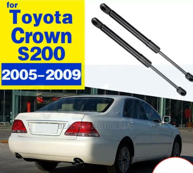 Crown 2005 Boot Taillgate Shock Strut