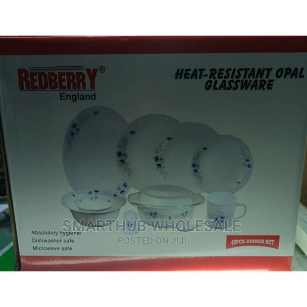 42 Pieces Dinner Set - main view