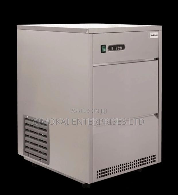 Snomaster 26kg Plumbed-in Commercial Ice Cube Machine - main view