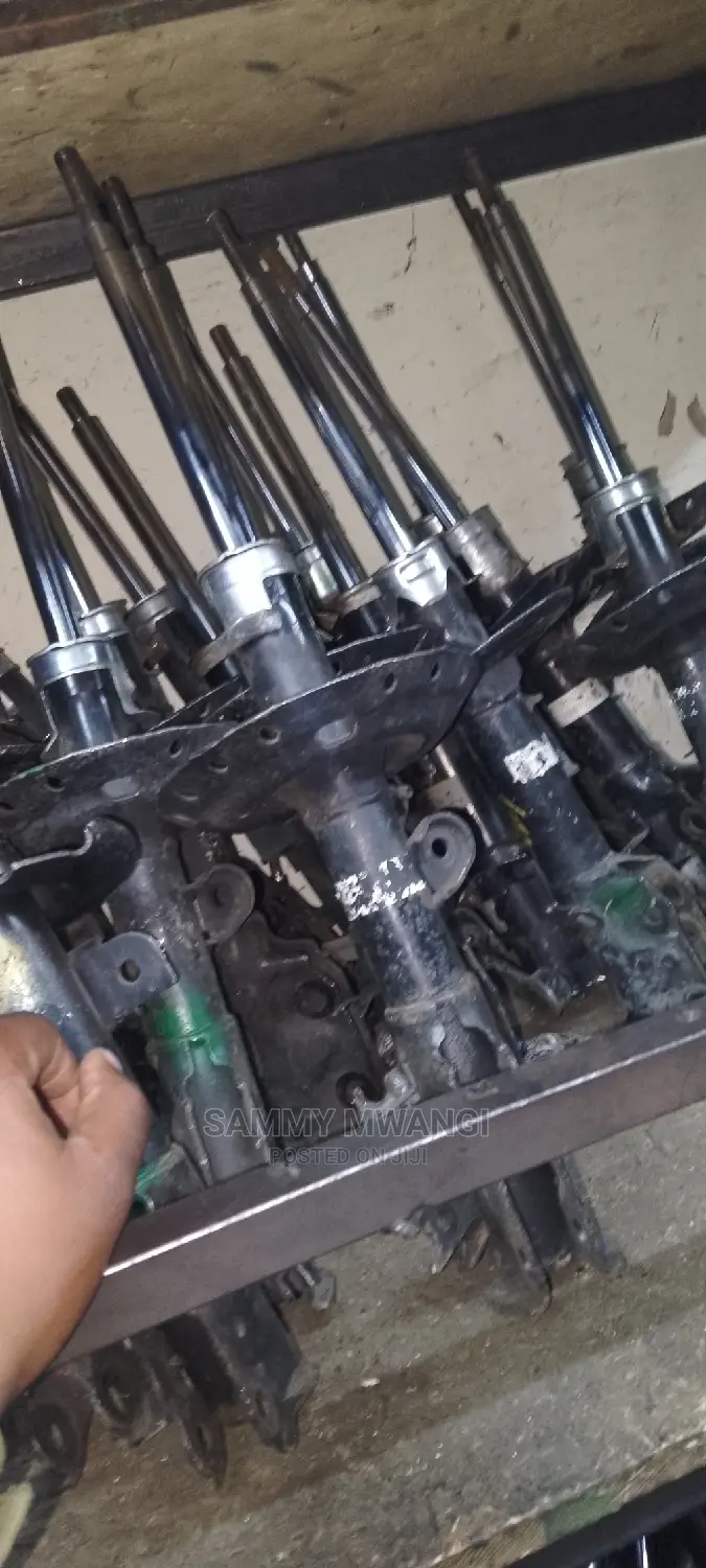 Honda Inghsit ,Fit,Shattle Front Shocks