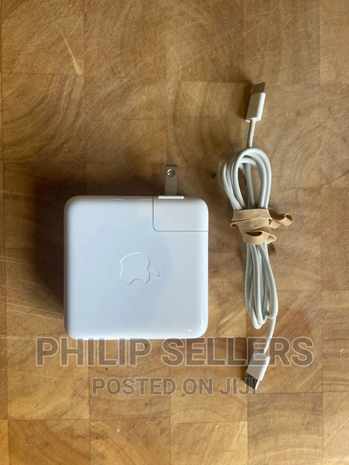 APPLE 61W USB-C Power Adapter Charger + 2m Cable