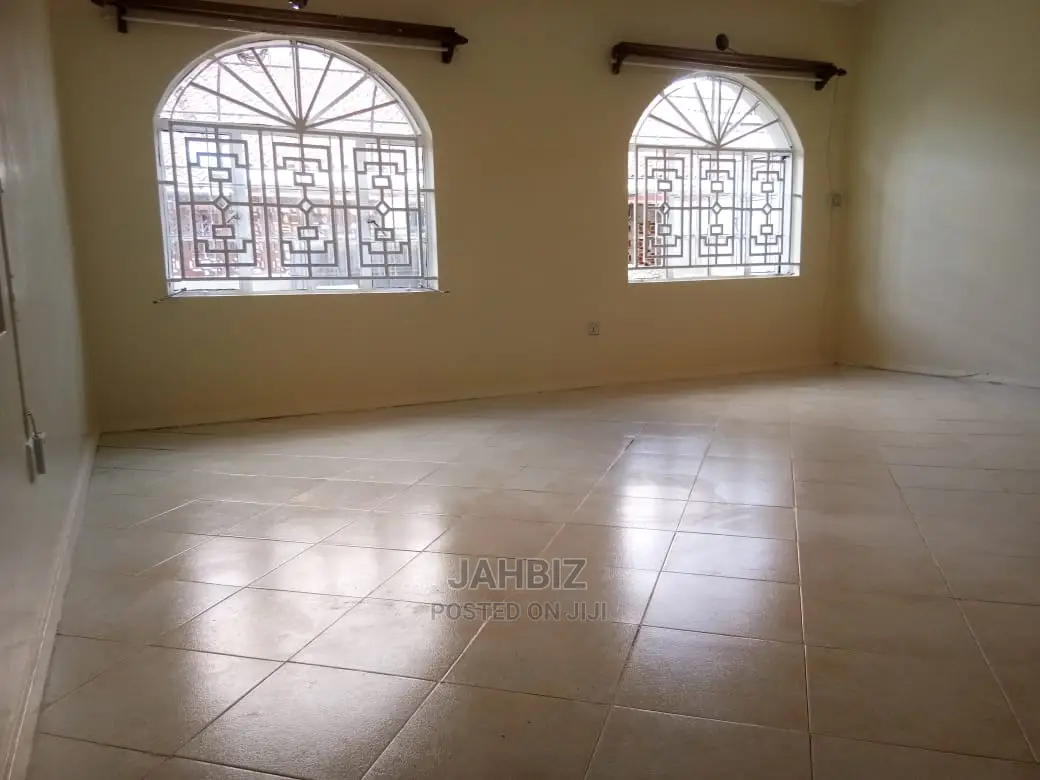3bdrm Bungalow in 5 Star, South C for sale