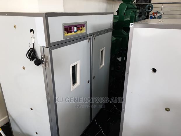 ML1056 Eggs Incubators - main view