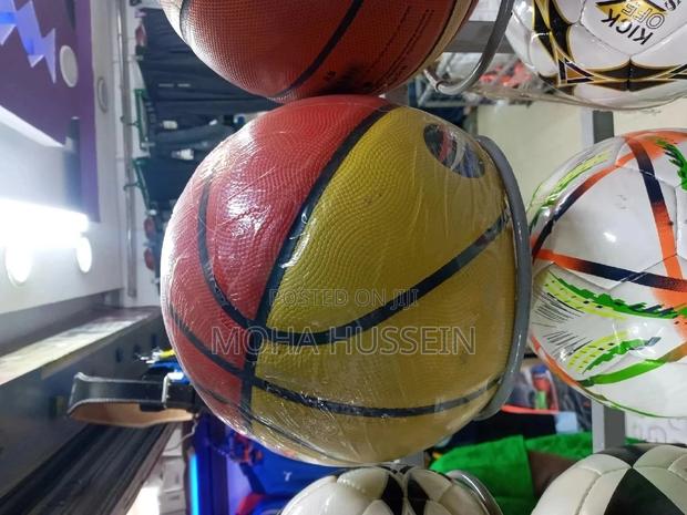 Basketballs - thumbnail 2