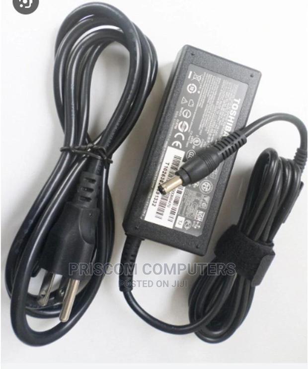 Toshiba C855, L655, L745, P50, C855D, C55D Charger Adapter