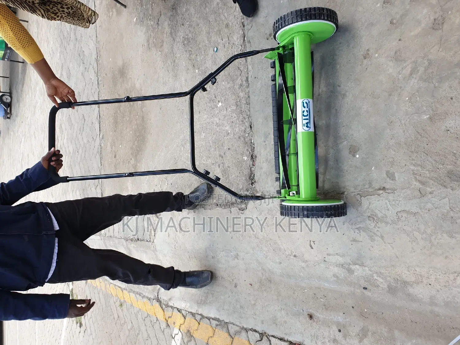 Good Quality Manual Lawn Mowers on OFFER