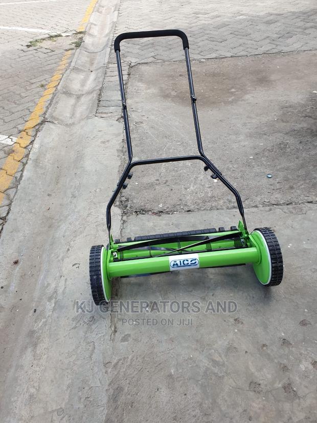 Manual Lawn Mower - main view