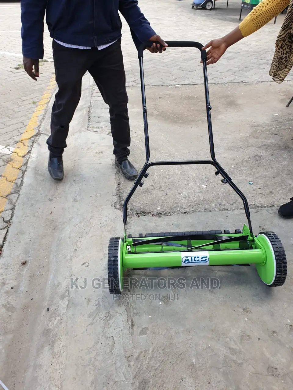 Manual Lawn Mowers Now in Stock