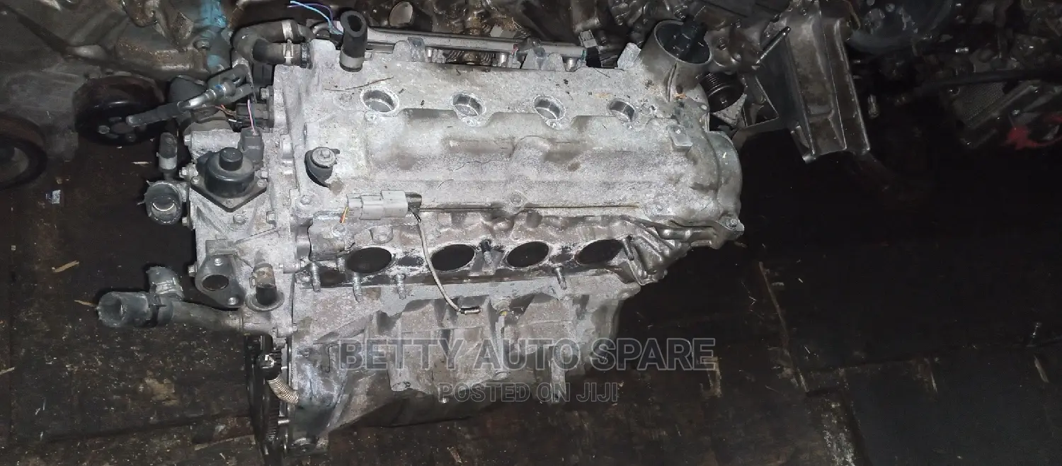 Nissan HR 15 Slim Engine