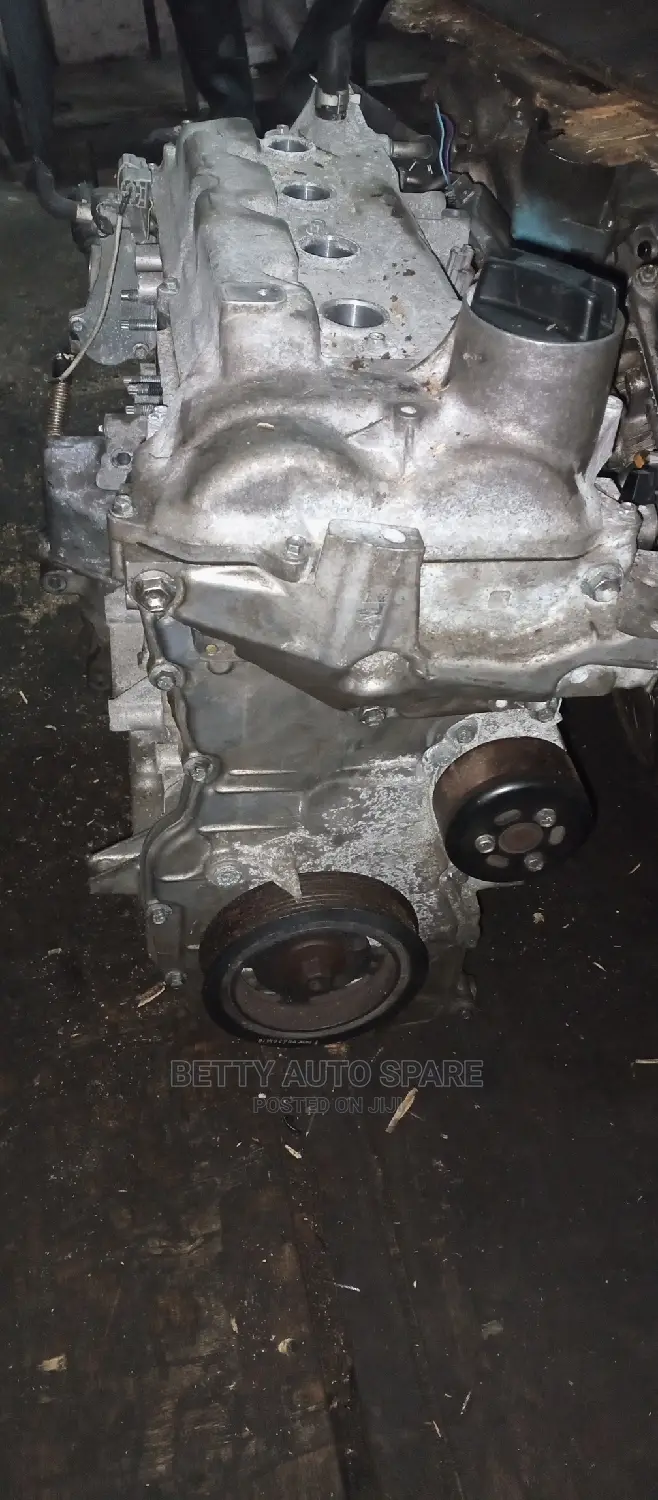 Nissan HR 15 Slim Engine