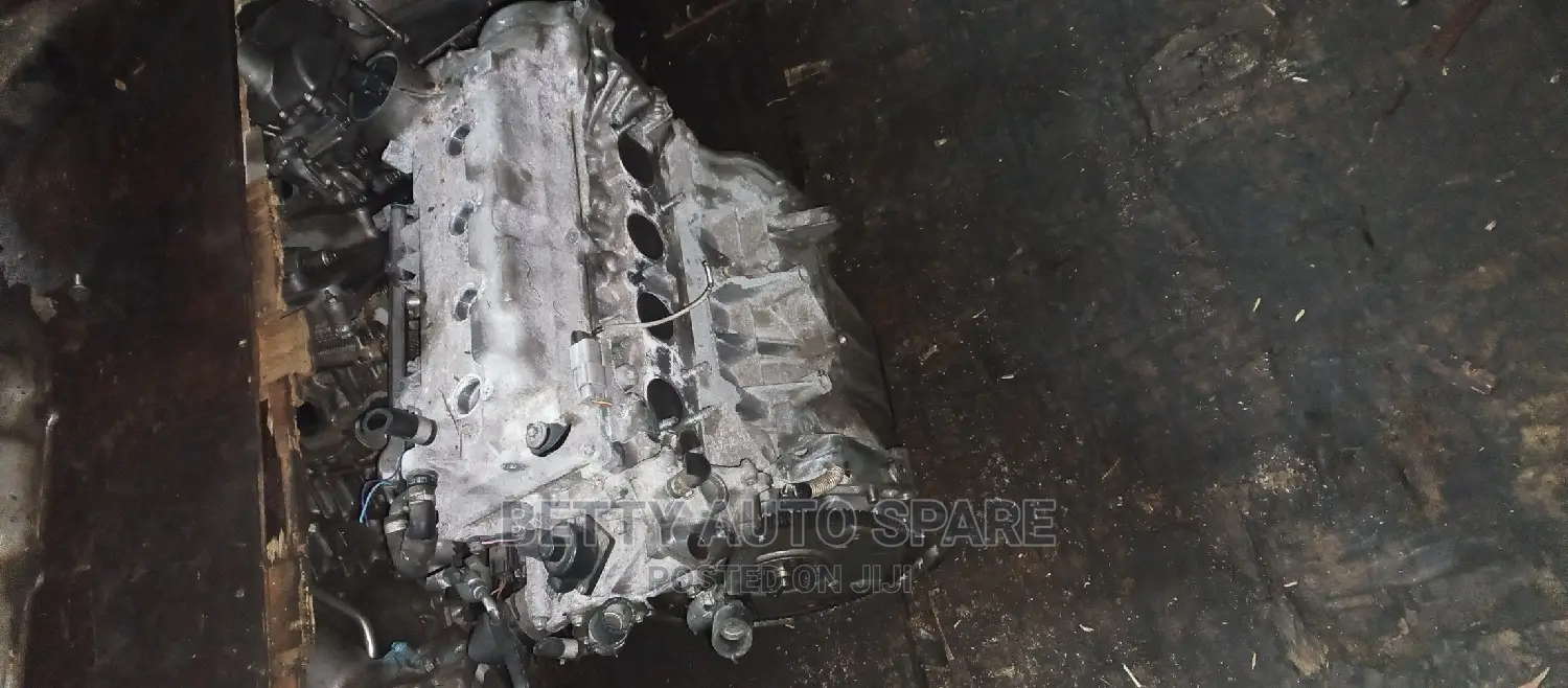 Nissan HR 15 Slim Engine
