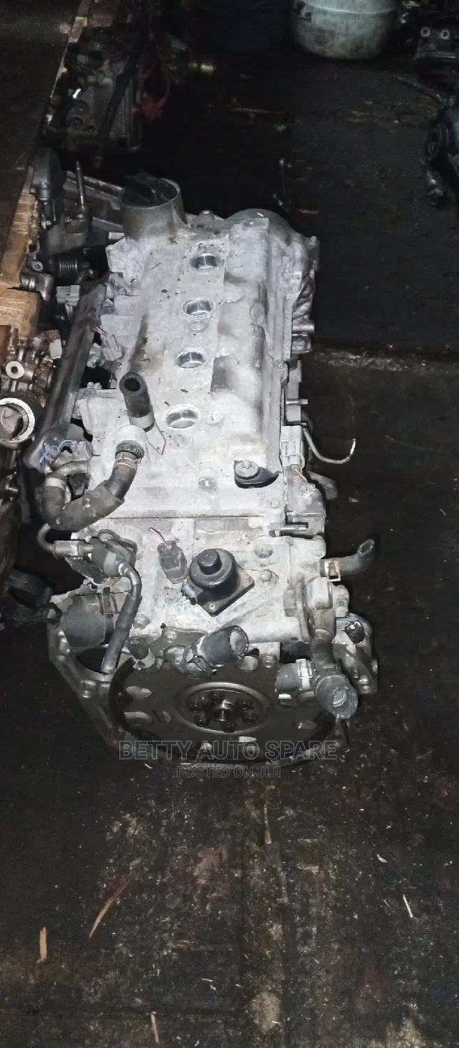 Nissan HR 15 Slim Engine
