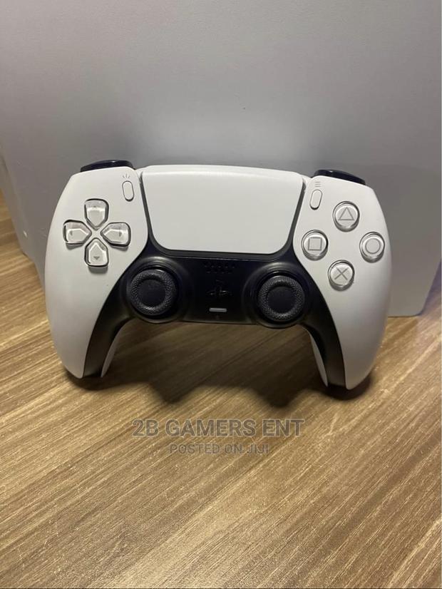 Ps5 Slightly Used - thumbnail 3