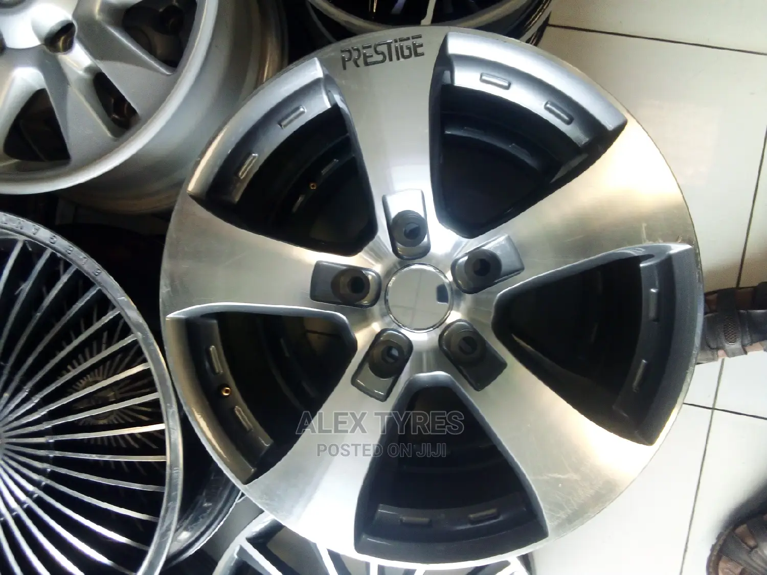 Size 20 Inches Harrier Alloy Rims Set