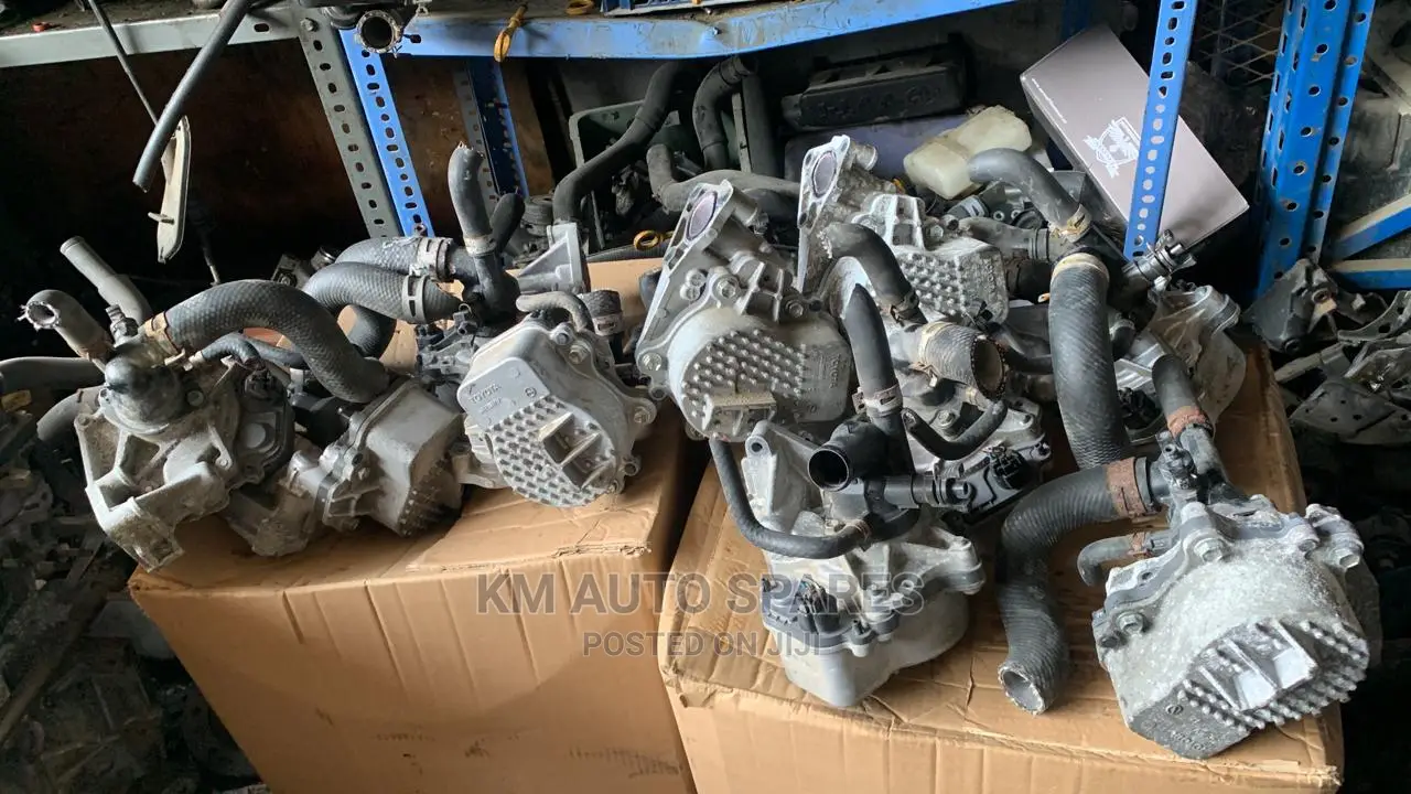 Toyota 1nz Hybrid Water Pump for Fielder, Aqua, Prius, Axio.