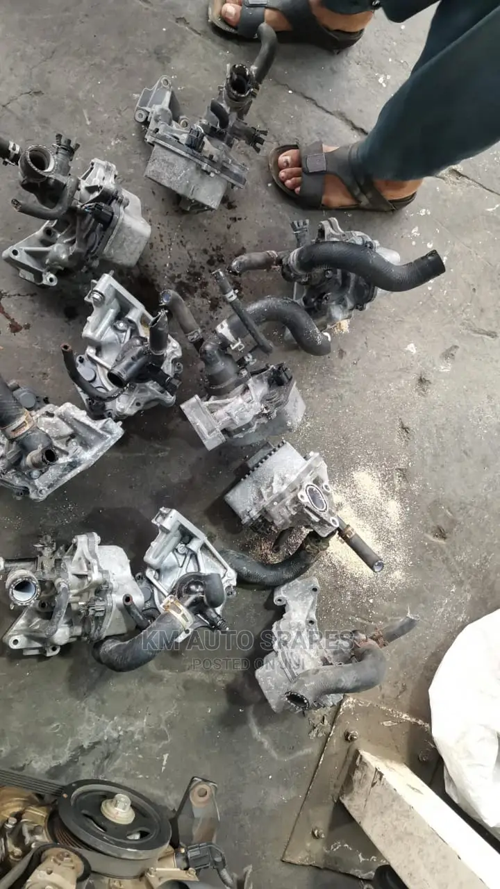 Toyota 1nz Hybrid Water Pump for Fielder, Aqua, Prius, Axio.