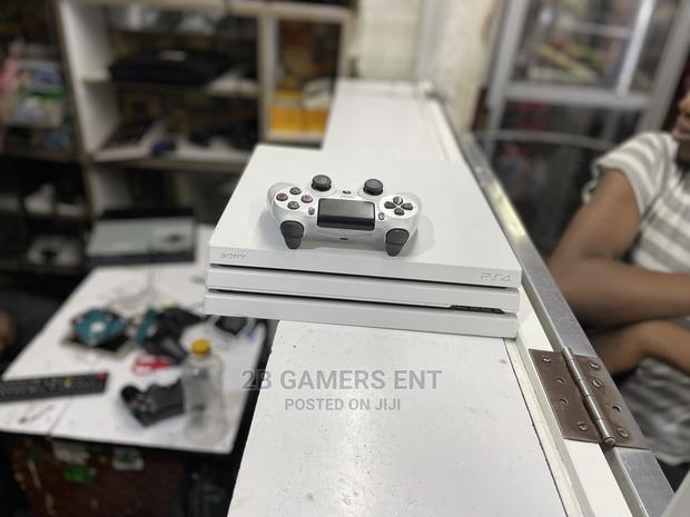 PS4 Pro White, Open Box - thumbnail 4