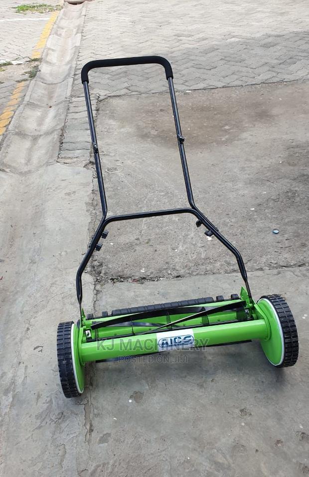 Manual Lawn Mower - thumbnail 3