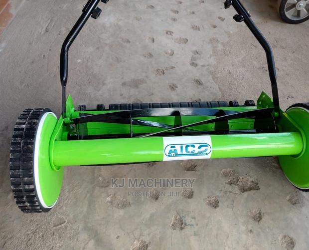 20 Inch Manual Lawn Mower - main view