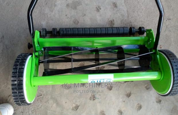 20 Inch Manual Lawn Mower - thumbnail 3