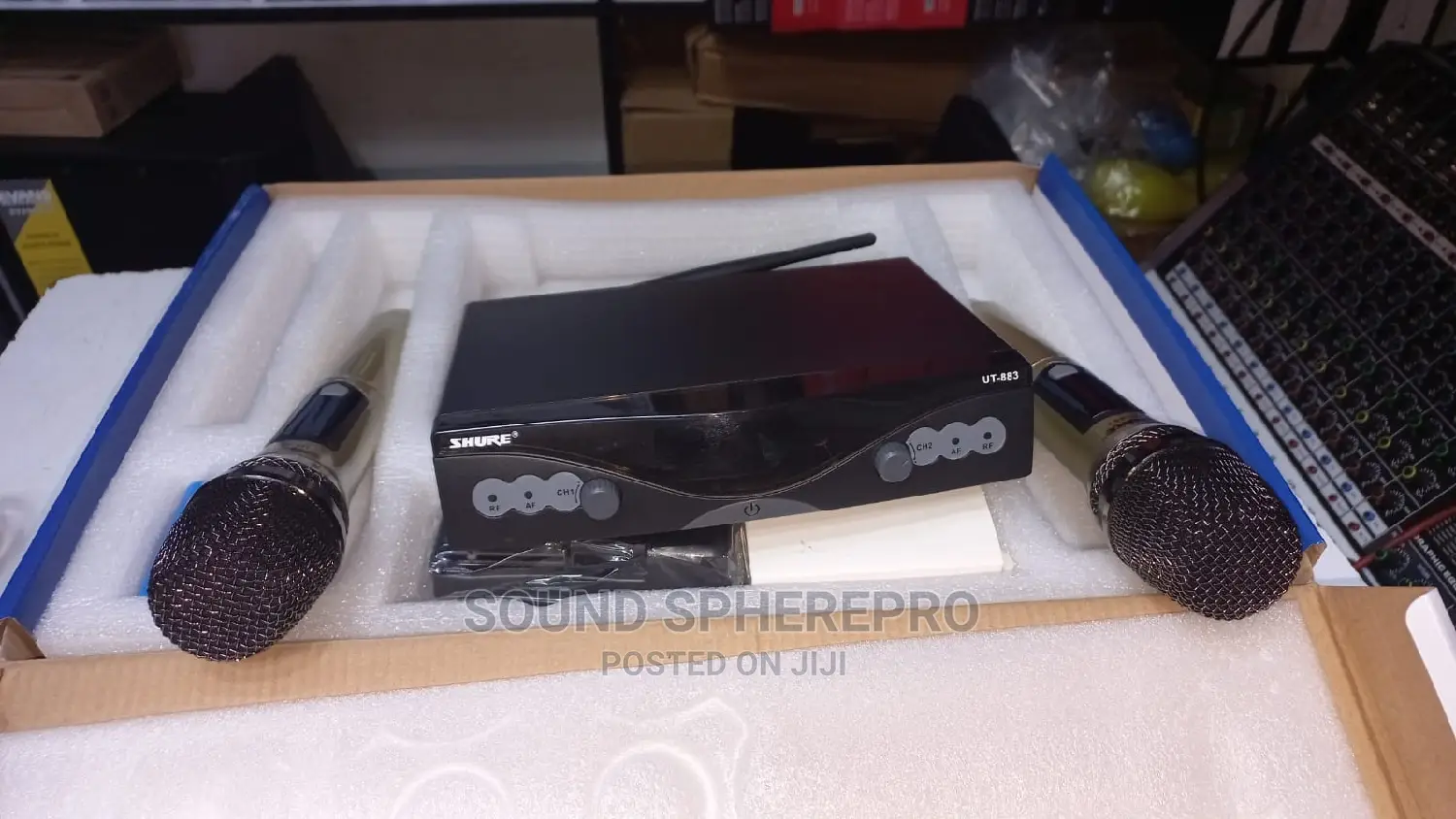 Shure UT-883 With Rechargeable Battery Wireless Microphone