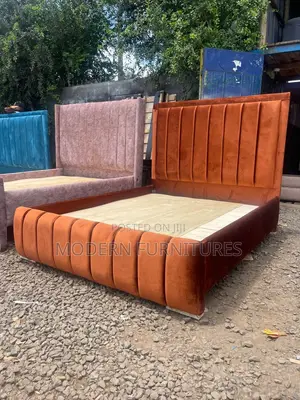 5/6 Tufted Bed