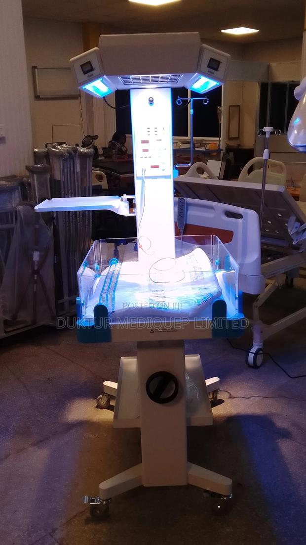 Baby Warmer/ Infant Incubator