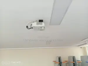 Pull Down Projection Screen