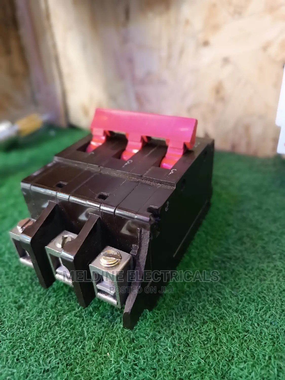 Crabtree Tripple Main Switch 100A