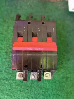 Crabtree Tripple Main Switch 100A
