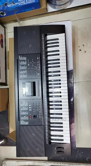 PSR-493 61 Keys Electronic Keyboard