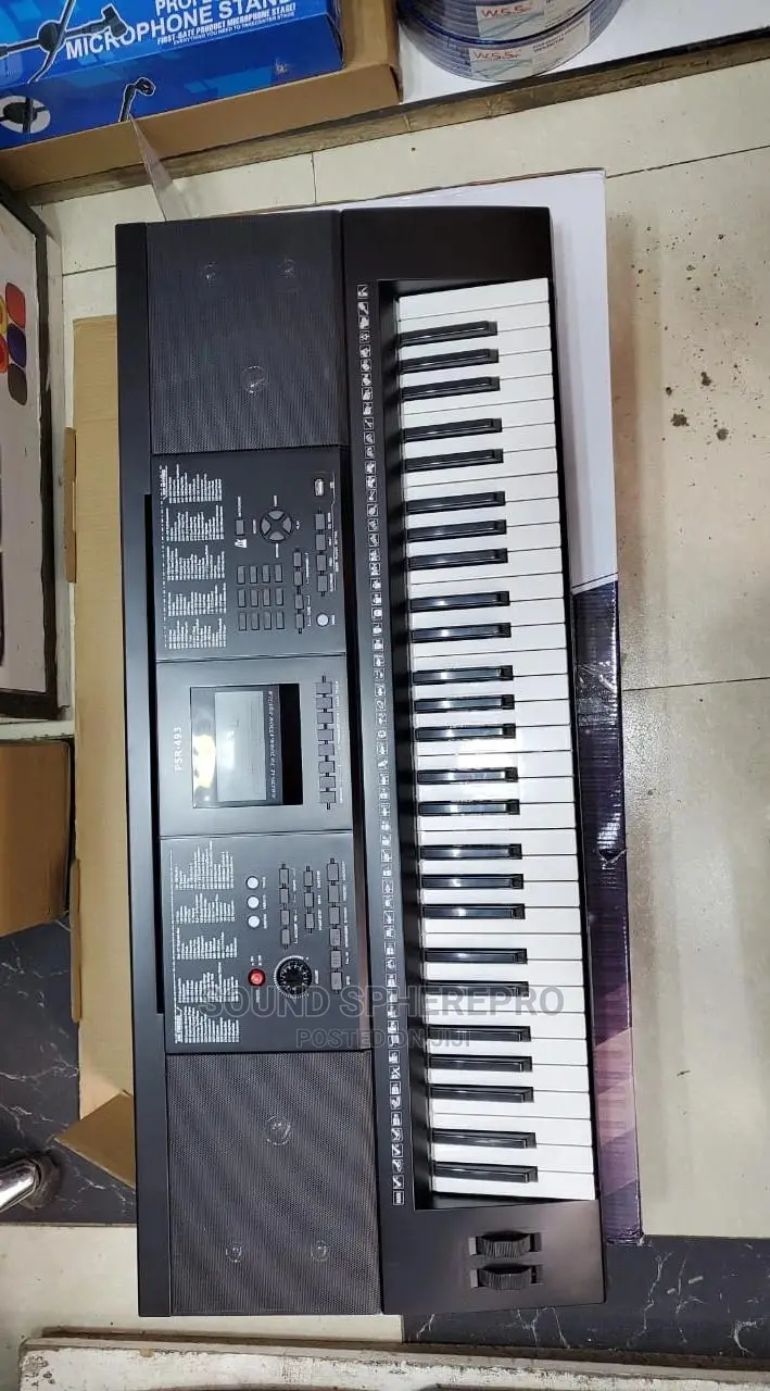 PSR-493 61 Keys Electronic Keyboard