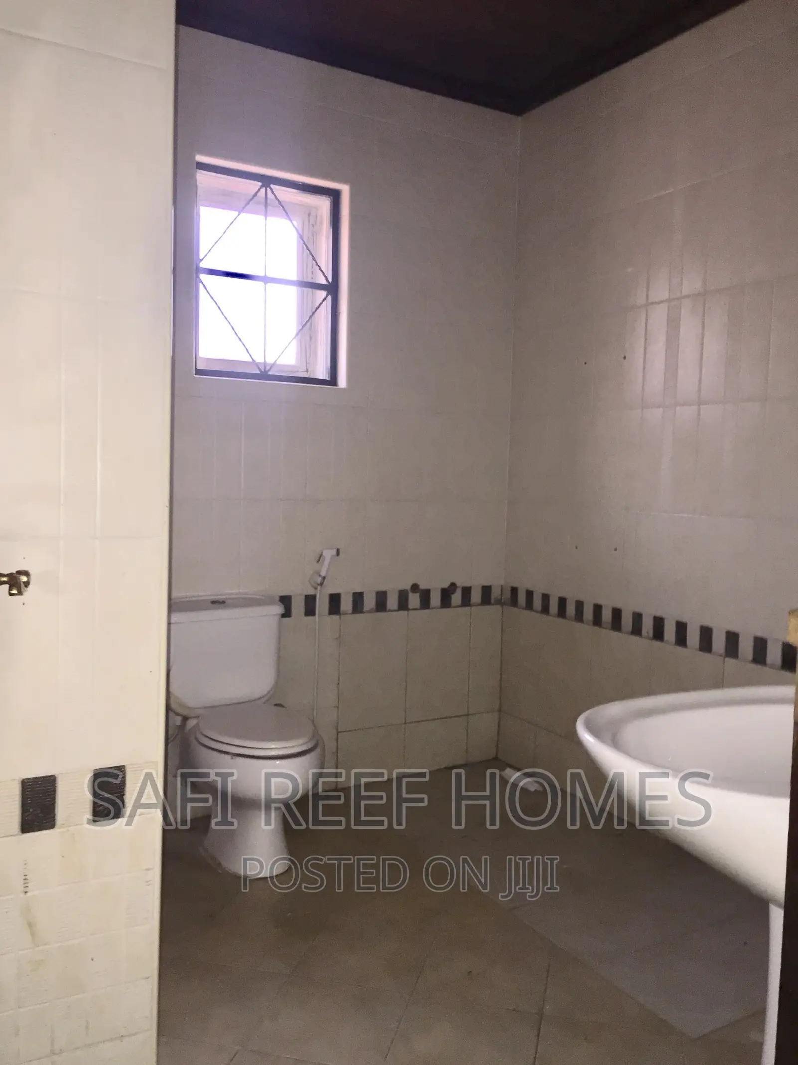 4bdrm Bungalow in Nyali for rent