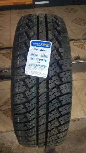 265/70r16 Maxtrek Tire