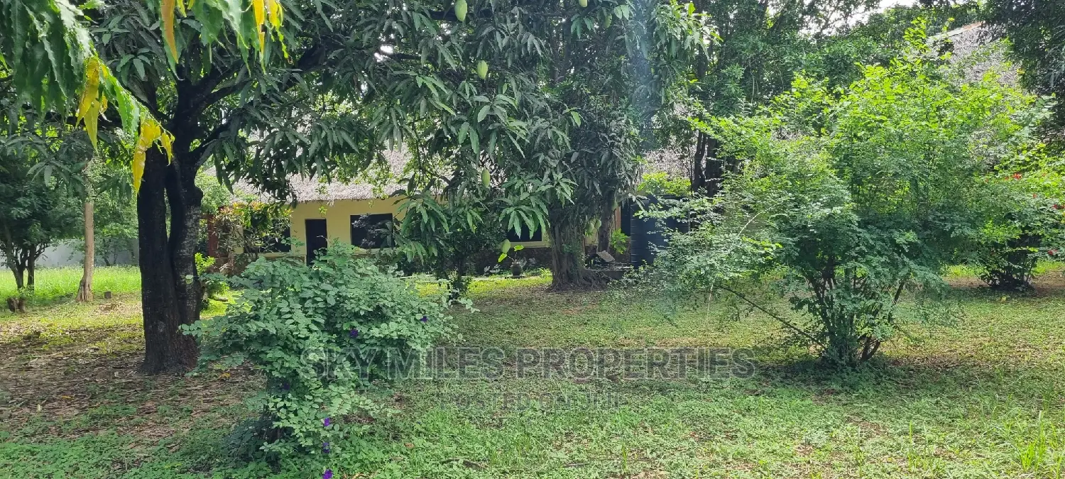 6bdrm Villa in Aloo Drive, Mtwapa for Sale