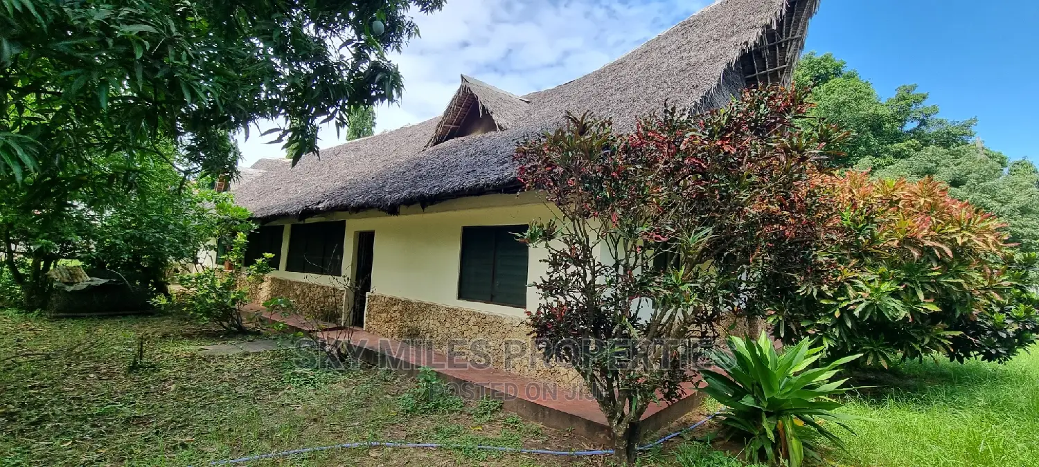 6bdrm Villa in Aloo Drive, Mtwapa for Sale