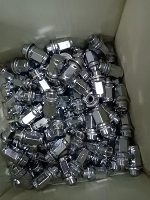 Special Nuts/Toyota/Nissan