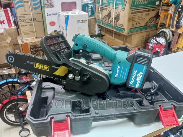 Cordless 188v Makita Cordless Chainsaw - main view