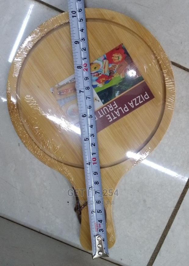 Hard 0.9cm Thick Round Wooden Chopping Board With Handle