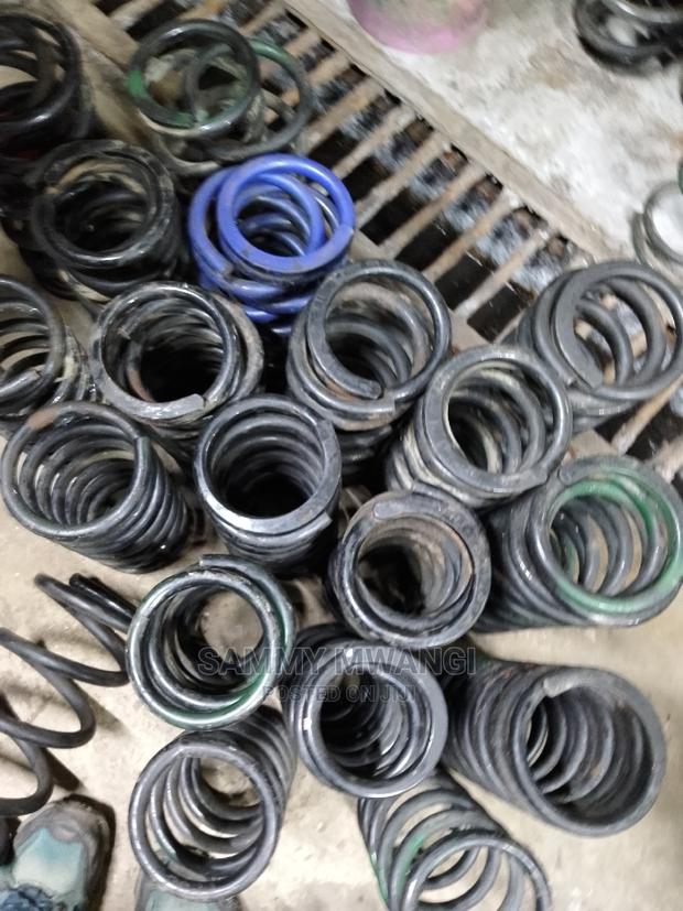 Toyota Noah ,Isis,Voxy Springs Ex Uk - thumbnail 2